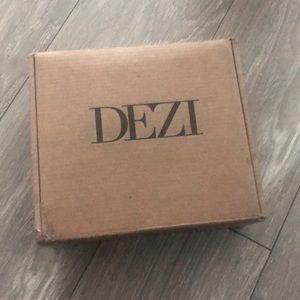 Dezi Charge It Sunglasses